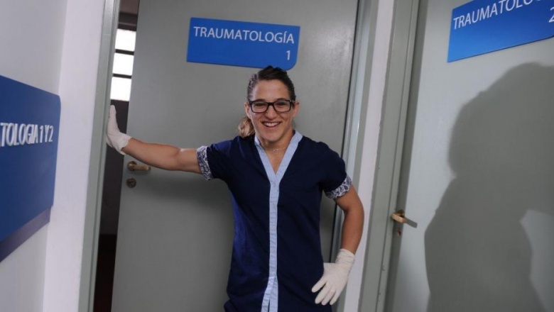 Paula Pareto cumplió con la cuarentena y volvió a trabajar de médica