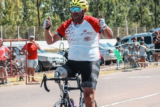 Federico Arrieta perdió una de sus piernas en un accidente y hoy triunfa en el ciclismo adaptado