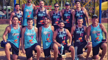 El fuego explosivo de Mitre iluminó la copa del Beach Handball