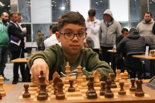 Ya nada sorprende: Faustino Oro, el “Messi del ajedrez”, derrotó al número 1 del mundo