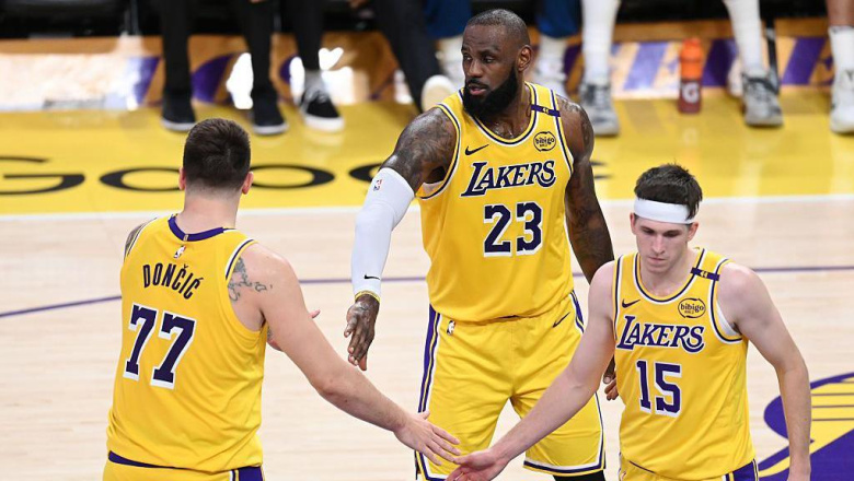 Fin de una dinastía: los Lakers cambian de manos por 10.000 millones de dólares