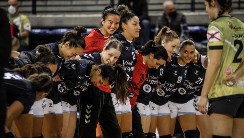 La Selección Argentina femenina pintó un histórico cuadro con pincel europeo