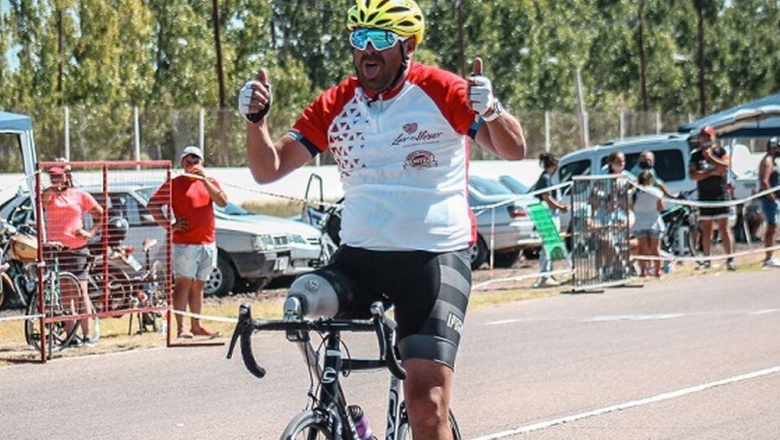 Federico Arrieta perdió una de sus piernas en un accidente y hoy triunfa en el ciclismo adaptado