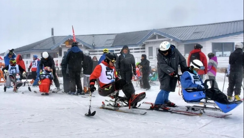 Villa La Angostura realizará el 8º encuentro de esquí adaptado