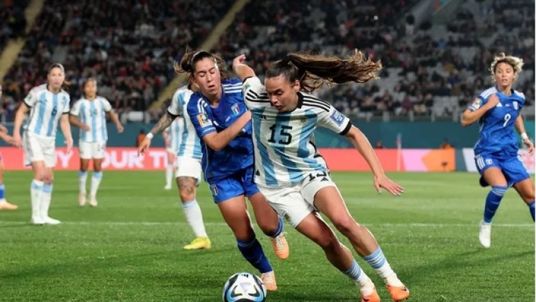 La ilusión mundialista de Argentina chocó contra la pared italiana en el debut