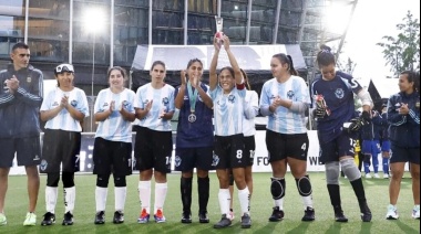 Con los colores de la bandera, el fútbol para ciegos argentino emociona al mundo