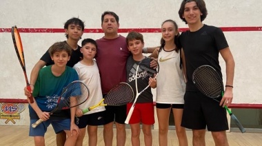 En la tierra colorada, el amor por el squash no se detiene por nada del mundo