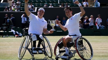 Gustavo Fernández y Shingo Kunieda chocaron las cinco en la final de Wimbledon