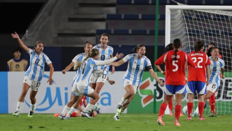 ¡Furia nacional! Argentina despertó sobre el final, le ganó a Chile y acaricia la clasificación
