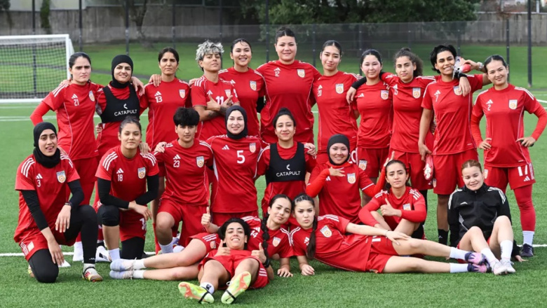 La selección femenina de Afganistán vuelve a escena tras años de exilio y resistencia
