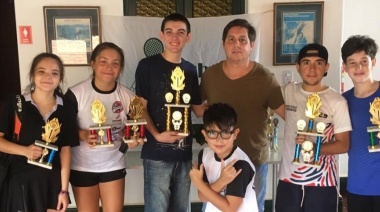 El Club Misiones Squash cierra un año con mucha presencia en torneos y grandísimos resultados, con Paula Rivero entre las mejores del pais