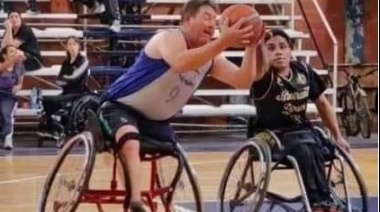 Fernando Roldan juega al básquet y necesita una silla de ruedas nueva para continuar con la actividad