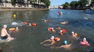 Después de 100 años, París te deja nadar en el Sena (bajo tu propio riesgo)