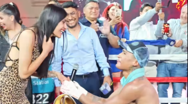 Boxeador salteño pidió casamiento tras coronarse campeón. ¡Que vivan los novios!