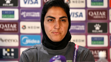 En medio del conflicto en Oriente Medio, la capitana de Irán renuncia al asilo y vuelve a su país