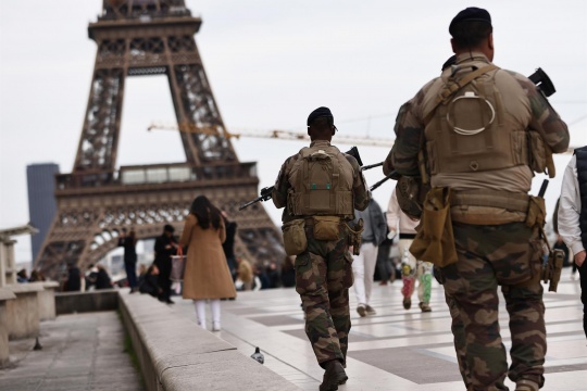 Escala la tensión en Paris antes de su cita más importante: un nuevo detenido con intenciones terroristas