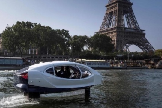 París navega hacia el futuro con sus taxis acuáticos