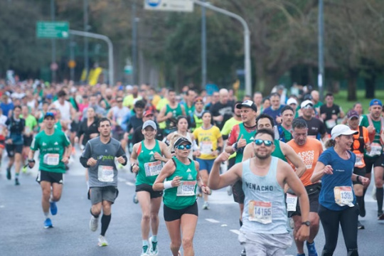 Buenos Aires amaneció en primavera con una marea de corredores
