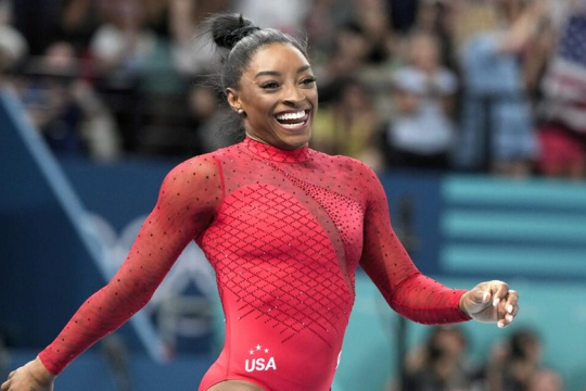 Simone Biles toca suelo en Buenos Aires con un salto de inspiración eterna