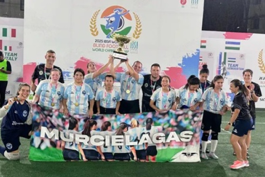 Invencibles otra vez: Las Murciélagas, bicampeonas del mundo
