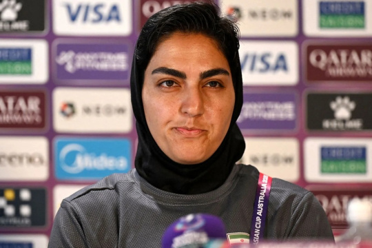 En medio del conflicto en Oriente Medio, la capitana de Irán renuncia al asilo y vuelve a su país