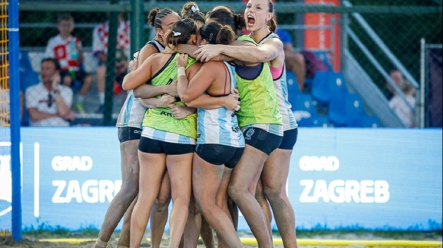 Una huella Kamikaze imborrable sobre la arena. ¡Argentina campeón mundial en beach handball!